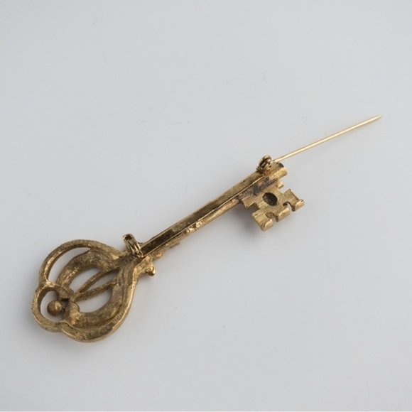 Vintage Jewelry Vintage Skeleton Key Brooch Pin Gold Tone Gothic